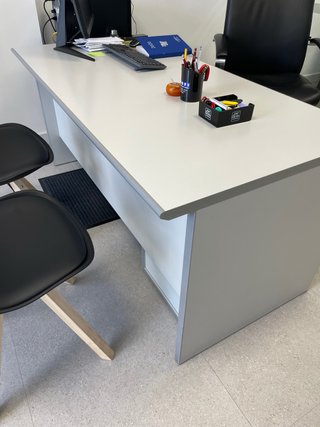 Mesa de despacho 180 cm DM con cajonera archivo