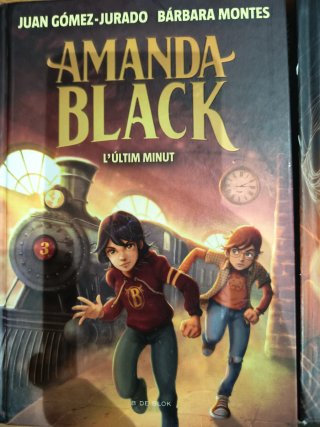Saga D'AMANDA BLACK en català i en perfecte estat.