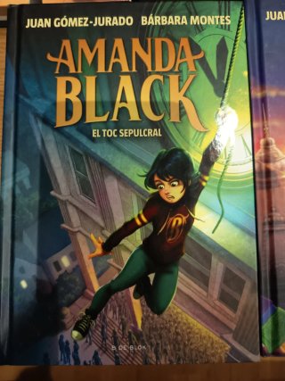Saga D'AMANDA BLACK en català i en perfecte estat.