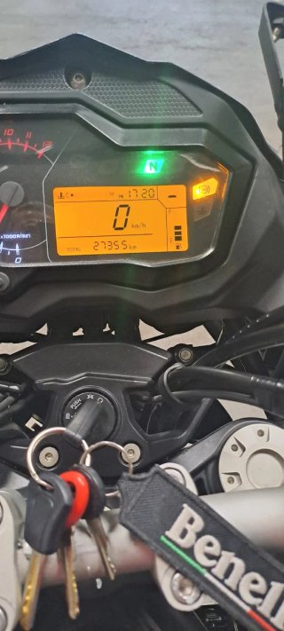 Benelli TRK 502X Adventure Negra/Gris
