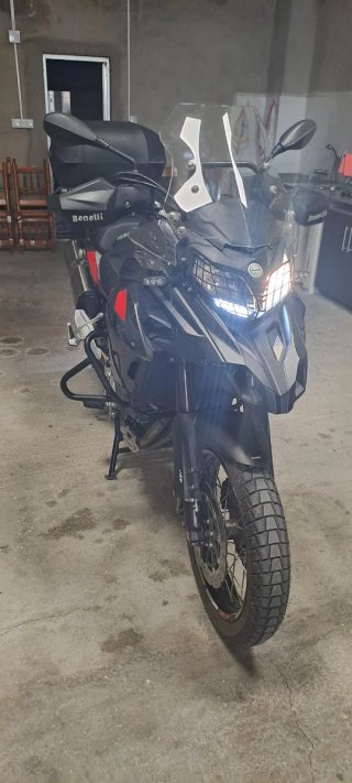 Benelli TRK 502X Adventure Negra/Gris