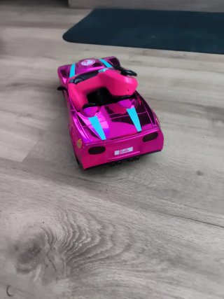 Coche deportivo rosa Barbie