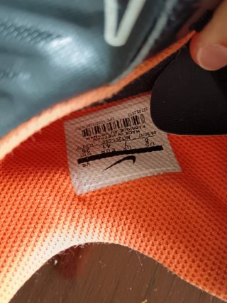 Botas de fútbol Nike Talla 42
