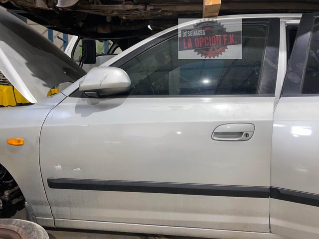 PUERTA DELANTERA IZQUIERDA Hyundai Elantra (XD)(2000->)