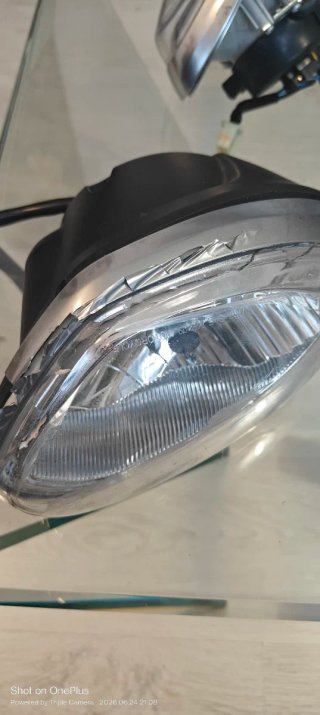 Cubierta Faro Delantero Derecho Triumph Street