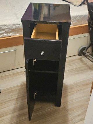 Mueble auxiliar negro