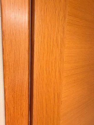 Puerta madera maciza moderna