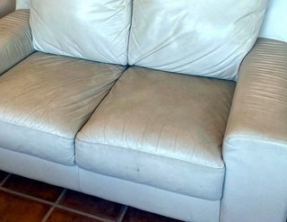 Conjunto 2 sofás piel crema — 2 y 3 plazas
