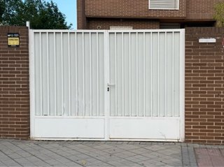 Puerta Garaje y Peatonal Hierro