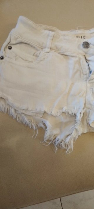 Pantaloncini bianchi corti