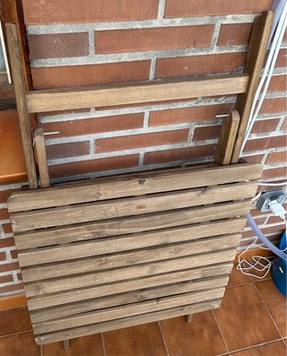 Mesa de madera para terraza