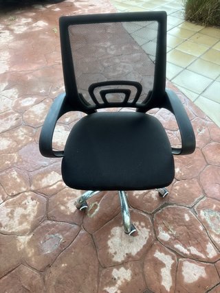 Silla de oficina ergonómica negra