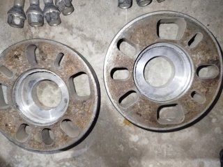 Separadores de rueda y tornillos