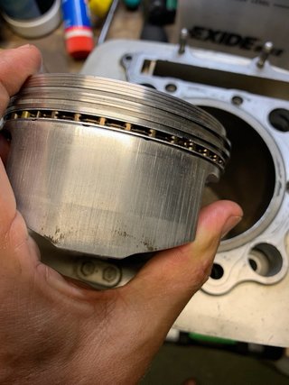 Culata y pistón Honda Dominator 650