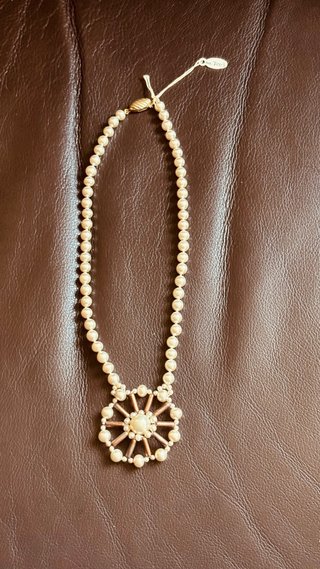 Collar perlas antiguo con colgante