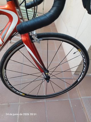 Bicicleta de carretera BH modelo G1 carbono
