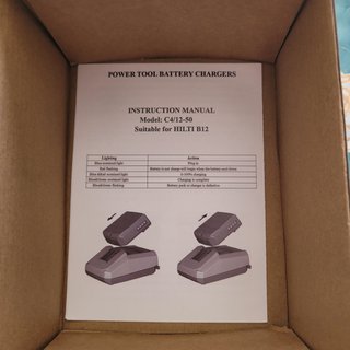 Cargador de Baterías Rojo