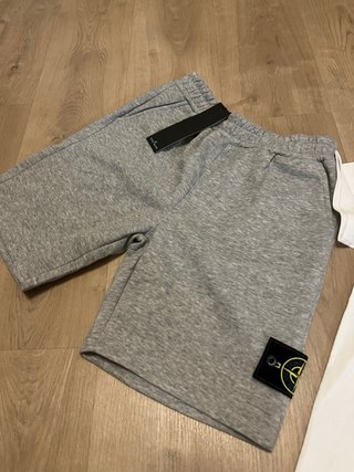 Conjunto Stone Island: Camiseta y Pantalón Corto G
