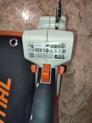 Motosierra a batería