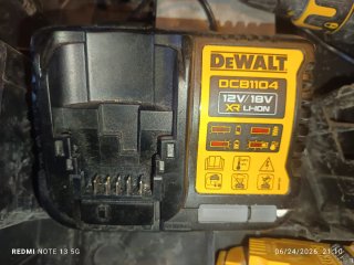 Atornillador DeWalt DCF620 + Cargador + Baterías