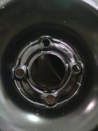 Rueda de repuesto 4 tornillos