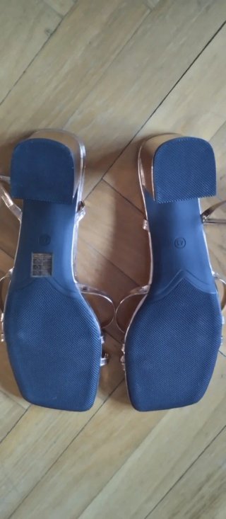 Sandalias doradas tacón medio talla 41