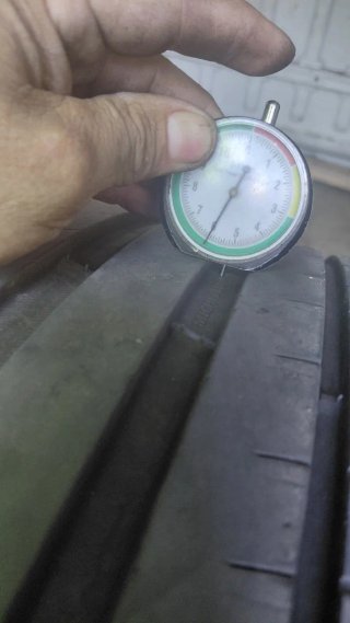 Neumáticos 255/40/21