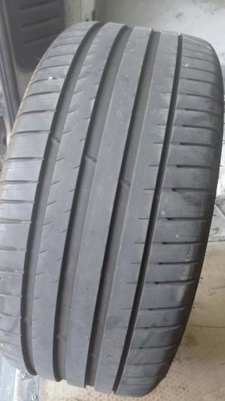 Neumáticos 255/40/21