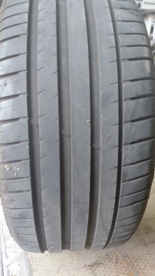 Neumáticos 255/40/21