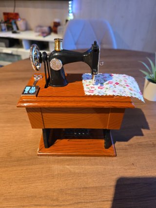 Máquina de coser decorativa