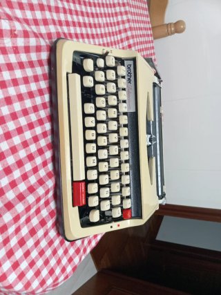 Máquina de escribir Brother Deluxe