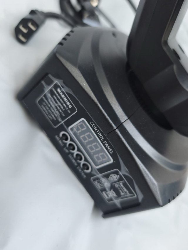 Mini cabeza móvil LED