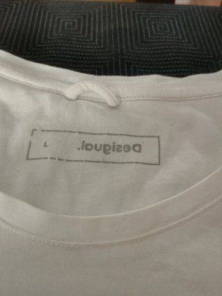 Camiseta Desigual bordada flores