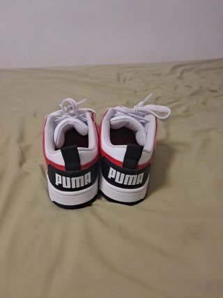 Zapatillas Puma Blancas Rojas y Negras