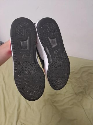Zapatillas Puma Blancas Rojas y Negras
