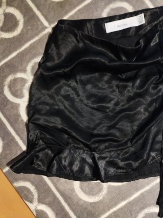 Falda corta Bershka negra