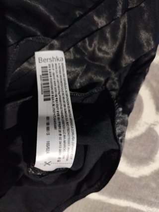 Falda corta Bershka negra