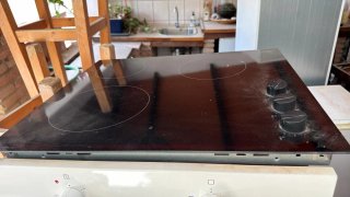 Vitro y Horno blanco con mandos y puerta de crista