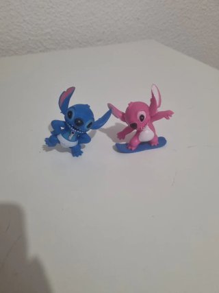 Due pupazzi di Stitch (Blu e Rosa)