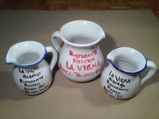Set 3 Caraffe Vino Ceramica Uva Blu Bianco