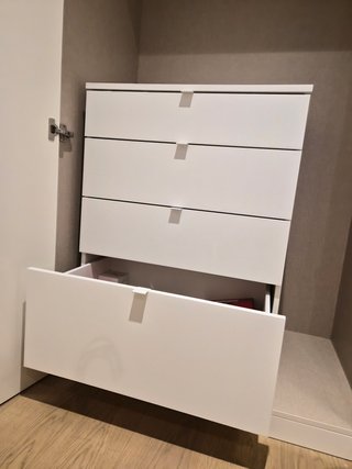 Cómoda IKEA VIHALS 4 cajones blanca