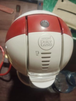 Cafetera Dolce Gusto Roja