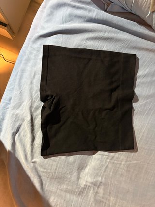 Pantalón corto mallas negro buen estado