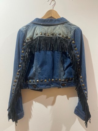 Cazadora vaquera con flecos