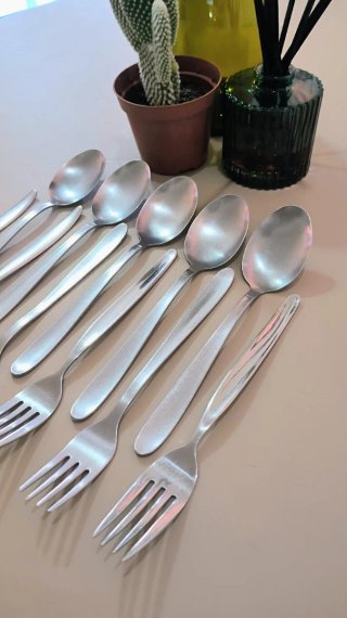 6 Cubiertos y 5 Cucharas acero inox 18/10 años 80