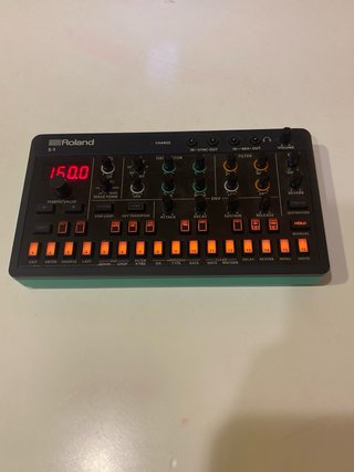 Sintetizador Roland S-1 AIRA + Estuche