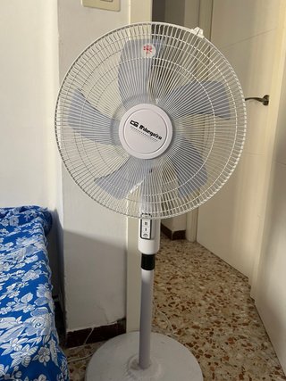 Ventilador de pie Orbegozo blanco