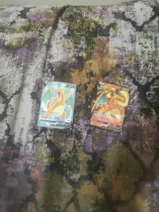 2 Cartas Pokémon Charizard V