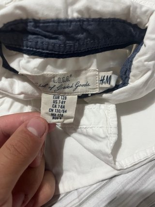 Camisa de niño blanca con logo