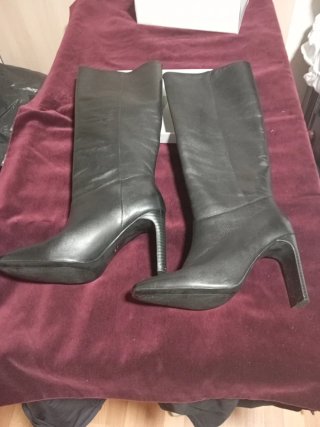 Botas altas piel negras Mango Talla 38